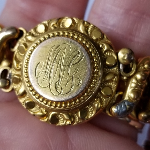 Relisted - antique locket expansion bracelet gold tone - Picture 7 of 15